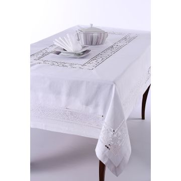 Χειροποίητο τραπεζομάντηλο 682 (120cm x 180cm) λευκό με 6 πετσετάκια